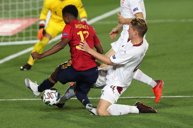 约基奇36+17+10快船险胜掘金 76人克热火3连胜