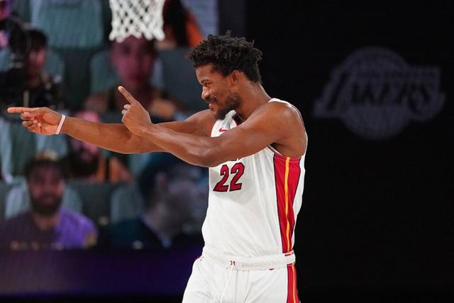 詹姆斯12+9库里7分 美国男篮大胜巴西晋级四强